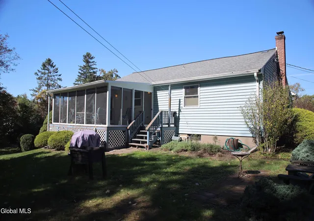 Photo 4 of Single family home for sale at 11 Breezedale Dr, Averill Park, NY 12018 | MLS# 202628125 | Listing updated on 2026-10-21