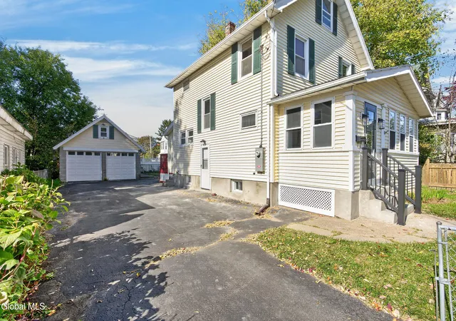 Photo 3 of Single family home for sale at 1547 5th Street, Rensselaer, NY 12144 | MLS# 202628826 | Listing updated on 2026-10-26