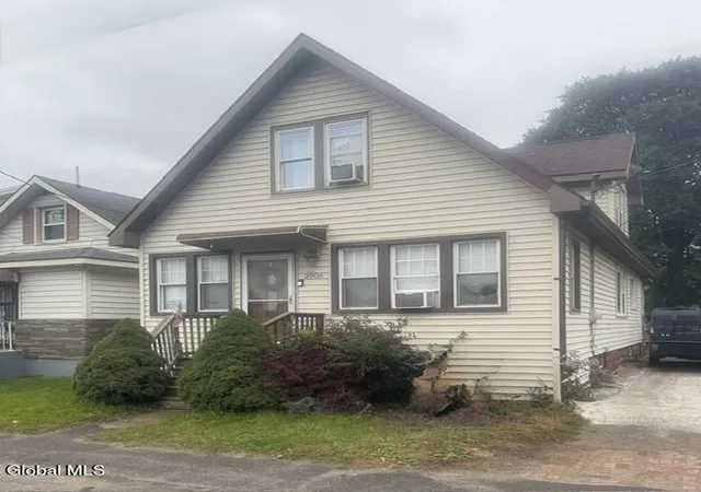 Photo 1 of Single family home for sale at 2906 Guilderland Ave, Schenectady, NY 12306 | MLS# 202628004 | Listing updated on 2026-10-12