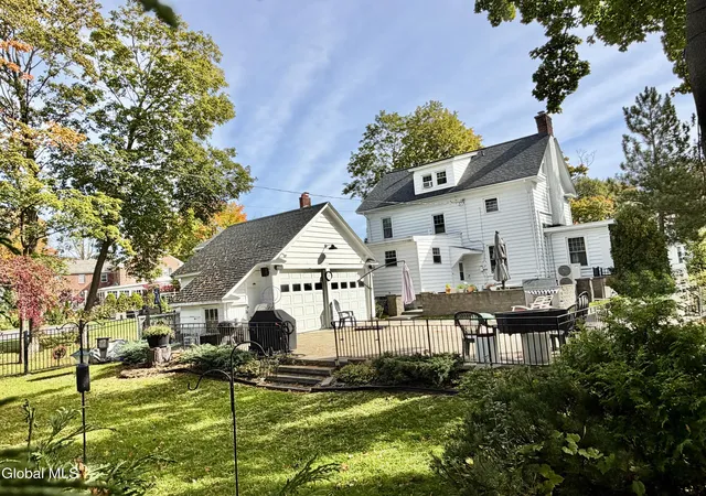 Photo 3 of Single family home for sale at 1555 Wendell Ave, Schenectady, NY 12308 | MLS# 202628541 | Listing updated on 2026-10-26
