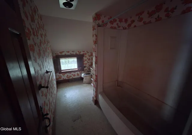 Photo 3 of Single family home for sale at 819 Riverview Rd, Rexford, NY 12148 | MLS# 202628095 | Listing updated on 2026-10-14