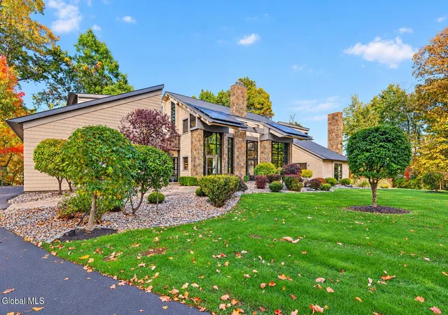 Photo 2 of Single family home for sale at 32 Shaker Bay Rd, Latham, NY 12110 | MLS# 202628494 | Listing updated on 2026-10-26