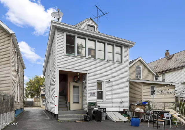 Photo 4 of House for sale at 1006 Strong St, Schenectady, NY 12307 | MLS# 202628132 | Listing updated on 2026-10-28