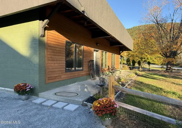 Photo 4 of Single family home for sale at 9 Panther Mountain Rd, Chestertown, NY 12817 | MLS# 202628324 | Listing updated on 2026-10-25