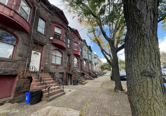 Photo 4 of House for sale at 432 Clinton Ave, Albany, NY 12206 | MLS# 202628258 | Listing updated on 2026-10-22