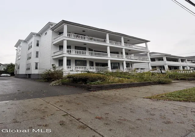 Photo 4 of Multi family home for sale at 921 Park Ave, Albany, NY 12208 | MLS# 202628215 | Listing updated on 2026-10-15