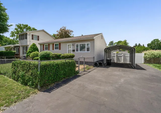 Photo 2 of Single family home for sale at 327 Manchester Rd, Schenectady, NY 12304 | MLS# 202628328 | Listing updated on 2026-10-26