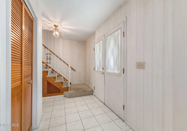 Photo 3 of Single family home for sale at 1003 Anthony Dr, Rotterdam, NY 12303 | MLS# 202628275 | Listing updated on 2026-10-26