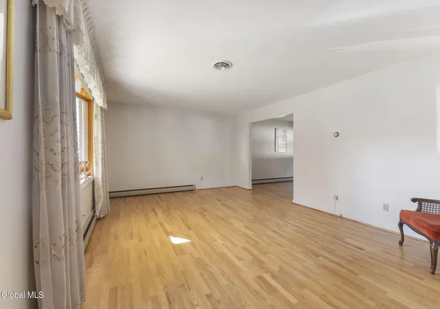 Photo 4 of Single family home for sale at 1003 Anthony Dr, Rotterdam, NY 12303 | MLS# 202628275 | Listing updated on 2026-10-26