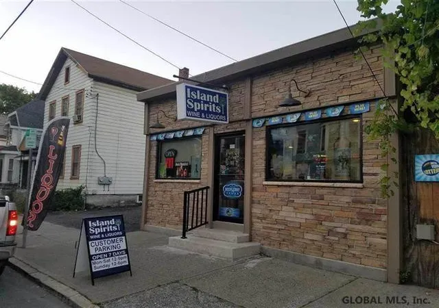 Photo 4 of Single family home for sale at 93 Ontario St, Cohoes, NY 12047 | MLS# 202628366 | Listing updated on 2026-10-17