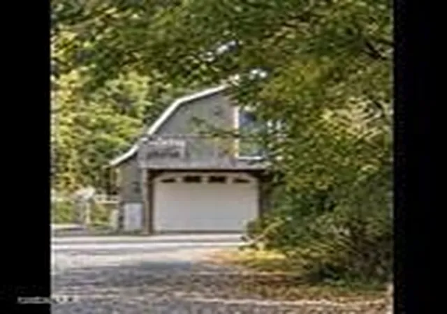 Photo 2 of Single family home for sale at 131 Bushnell Rd, Mayfield, NY 12117 | MLS# 202628609 | Listing updated on 2026-10-22