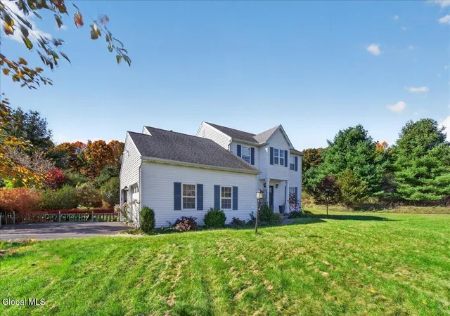Photo 3 of Single family home for sale at 2 Saddle Clb Hl Dr, East Greenbush, NY 12061 | MLS# 202628398 | Listing updated on 2026-10-26