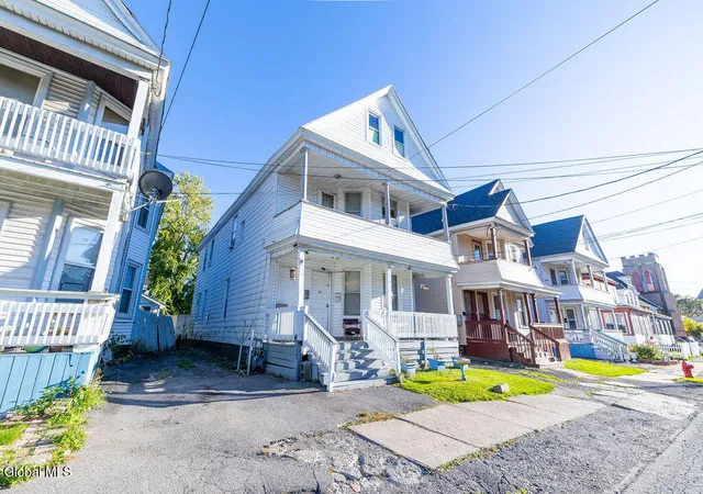 Photo 3 of House for sale at 34 Robinson St, Schenectady, NY 12304 | MLS# 202628695 | Listing updated on 2026-10-27