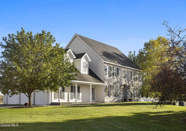 Photo 1 of Single family home for sale at 8 Pauley Ln, Slingerlands, NY 12159 | MLS# 202628901 | Listing updated on 2026-10-26