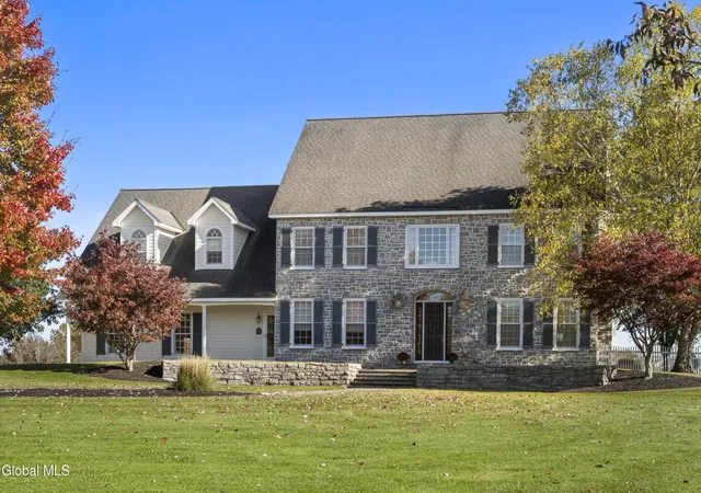Photo 2 of Single family home for sale at 8 Pauley Ln, Slingerlands, NY 12159 | MLS# 202628901 | Listing updated on 2026-10-26
