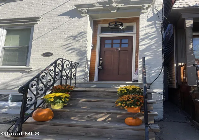 Photo 1 of House for sale at 39 Irving St, Albany, NY 12202 | MLS# 202628887 | Listing updated on 2026-10-26