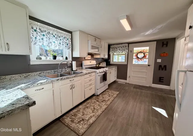 Photo 4 of Single family home for sale at 5 Simpson St, Greenwich, NY 12834 | MLS# 202628814 | Listing updated on 2026-10-25