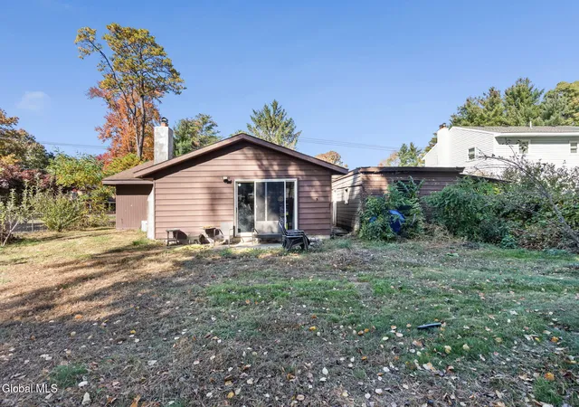 Photo 3 of Single family home for sale at 2892 W Lydius St, Schenectady, NY 12303 | MLS# 202628858 | Listing updated on 2026-10-24