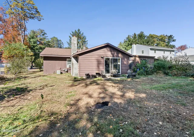 Photo 4 of Single family home for sale at 2892 W Lydius St, Schenectady, NY 12303 | MLS# 202628858 | Listing updated on 2026-10-24