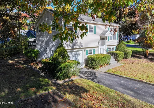 Photo 1 of Single family home for sale at 54 Walnut Dr, Clifton Park, NY 12065 | MLS# 202628898 | Listing updated on 2026-10-29