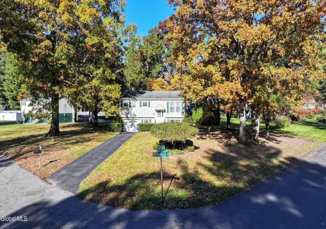 Photo 2 of Single family home for sale at 54 Walnut Dr, Clifton Park, NY 12065 | MLS# 202628898 | Listing updated on 2026-10-29