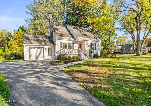 Photo 1 of Single family home for sale at 2310 Niskayuna Dr, Schenectady, NY 12309 | MLS# 202628903 | Listing updated on 2026-10-25