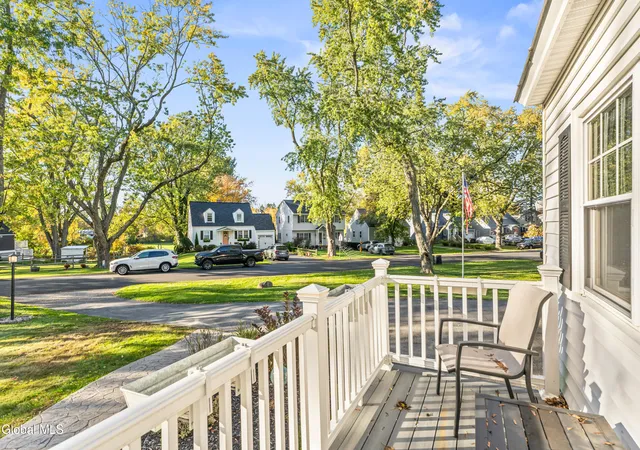 Photo 4 of Single family home for sale at 2310 Niskayuna Dr, Schenectady, NY 12309 | MLS# 202628903 | Listing updated on 2026-10-25