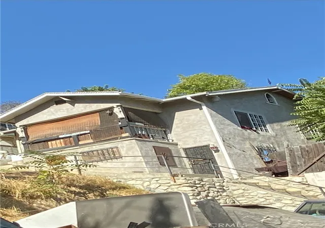 Photo 2 of Sale Pending at 315 Isabel St, Los Angeles, CA 90065 | MLS# CV25086110 | Listing updated on 2026-09-14