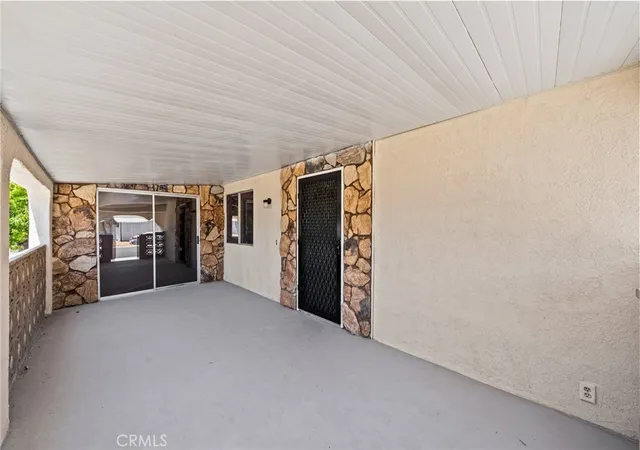 Photo 3 of Manufactured home for sale at 560 Santa Clara Cir, Hemet, CA 92543 | MLS# SW25106961 | Listing updated on 2026-09-15