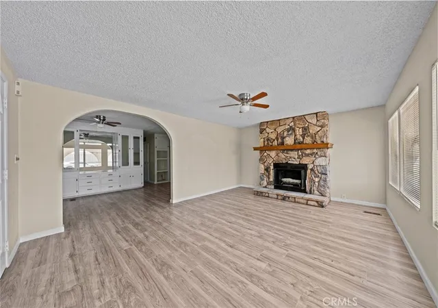 Photo 3 of Manufactured home for sale at 560 Santa Clara Cir, Hemet, CA 92543 | MLS# SW25106961 | Listing updated on 2026-09-15