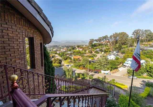 Photo 4 of Single family home for sale at 2743 Rodman Dr, Los Osos, CA 93402 | MLS# PI25110241 | Listing updated on 2026-10-06