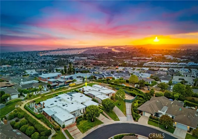 Photo 2 of Single family home for sale at 21 Beachcomber Dr, Corona Del Mar, CA 92625 | MLS# PW25157701 | Listing updated on 2026-09-14
