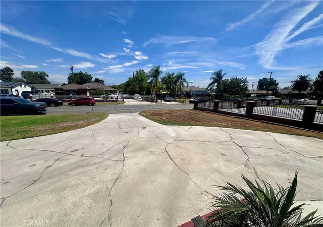 Photo 4 of Sale Pending at 836 N Millard Ave, Rialto, CA 92376 | MLS# IV25185077 | Listing updated on 2026-09-14