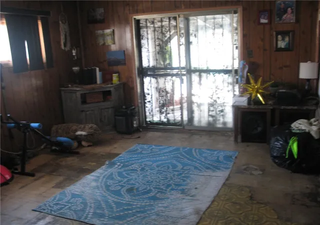 Photo 2 of Sale Pending at 812 N Poinsettia Ave, Compton, CA 90221 | MLS# IV25203202 | Listing updated on 2026-09-14