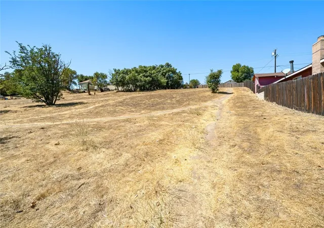 Photo 4 of Land for sale at 965 L St, San Miguel, CA 93451 | MLS# SC25200639 | Listing updated on 2026-09-14