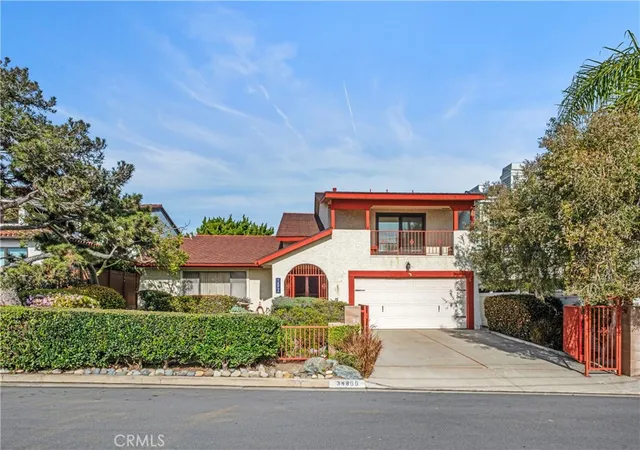 Photo 3 of Single family home for sale at 34866 Doheny Pl, Capistrano Beach, CA 92624 | MLS# OC25221915 | Listing updated on 2026-09-14