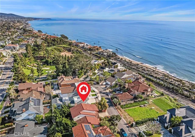 Photo 4 of Single family home for sale at 34866 Doheny Pl, Capistrano Beach, CA 92624 | MLS# OC25221915 | Listing updated on 2026-09-14