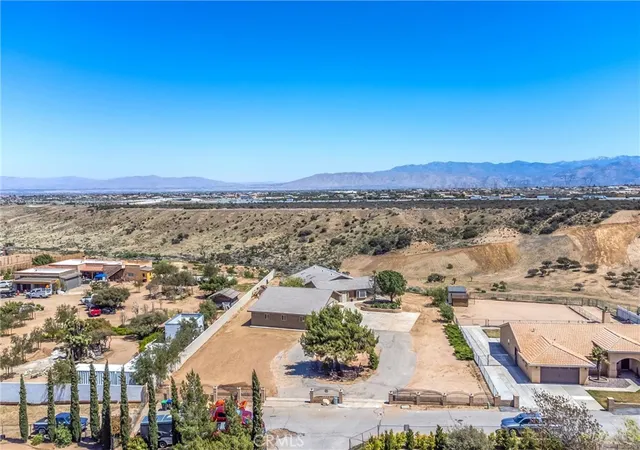 Photo 2 of Single family home for sale at 7045 Oak Hl Rd, Oak Hills, CA 92344 | MLS# IG25242264 | Listing updated on 2026-09-15