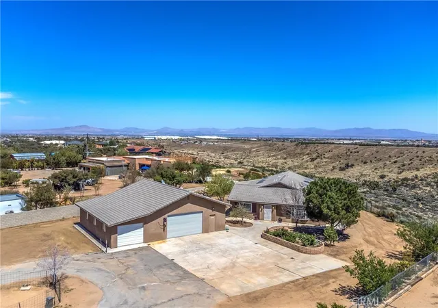 Photo 3 of Single family home for sale at 7045 Oak Hl Rd, Oak Hills, CA 92344 | MLS# IG25242264 | Listing updated on 2026-09-15