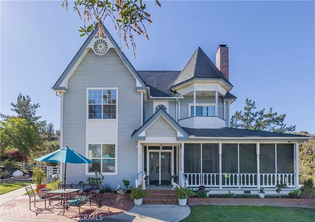 Photo 1 of Single family home for sale at 40340 Sandia Crk Dr, Fallbrook, CA 92028 | MLS# SW25244355 | Listing updated on 2026-09-14