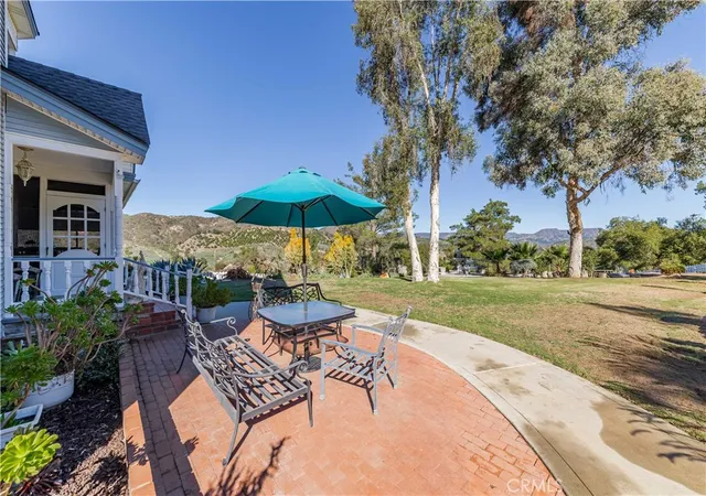 Photo 4 of Single family home for sale at 40340 Sandia Crk Dr, Fallbrook, CA 92028 | MLS# SW25244355 | Listing updated on 2026-09-14