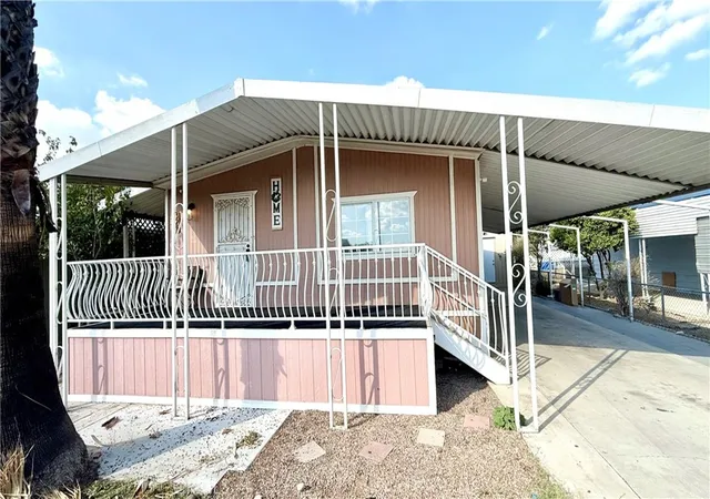 Photo 3 of Sale Pending at 1455 S State #323, Hemet, CA 92543 | MLS# SW25245397 | Listing updated on 2026-10-07