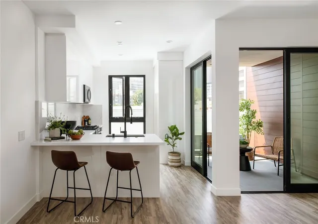 Photo 2 of Condo for sale at 118 Astronaut Ellison S Onizuka St #710, Los Angeles, CA 90012 | MLS# PF25254245 | Listing updated on 2026-09-14
