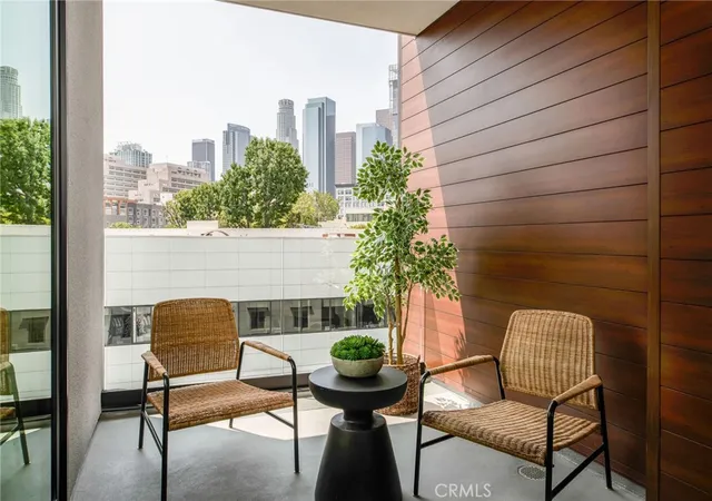 Photo 3 of Condo for sale at 118 Astronaut Ellison S Onizuka St #710, Los Angeles, CA 90012 | MLS# PF25254245 | Listing updated on 2026-09-14