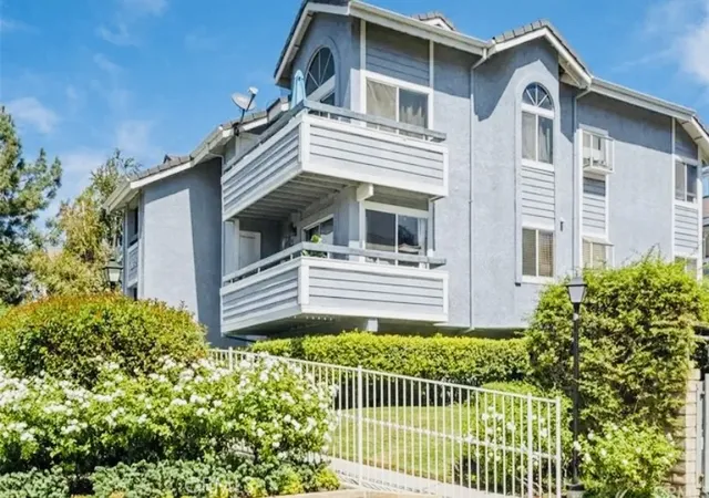 Photo 2 of Condo for sale at 26972 Flo #305, Canyon Country, CA 91351 | MLS# SR25258049 | Listing updated on 2026-10-05
