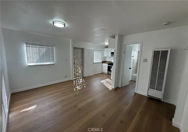 Listing Photo 4 - Condo for sale in building located at 1637 E 115th, Los Angeles, CA 90059