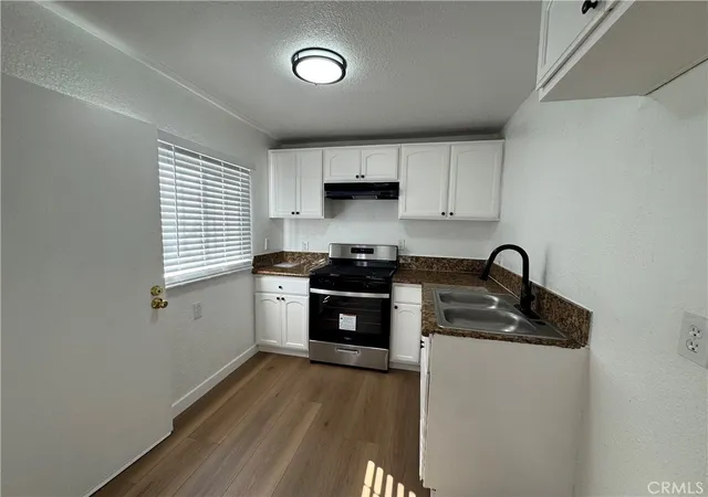 Listing Photo 5 - Condo for sale in building located at 1637 E 115th, Los Angeles, CA 90059
