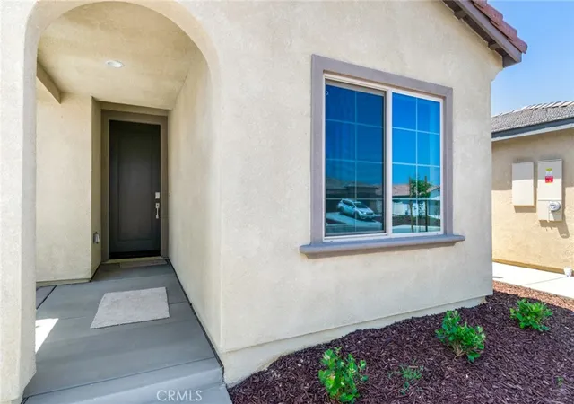 Photo 3 of Sale Pending at 1517 Willowhaven Ln, Beaumont, CA 92223 | MLS# IV25266021 | Listing updated on 2026-10-01
