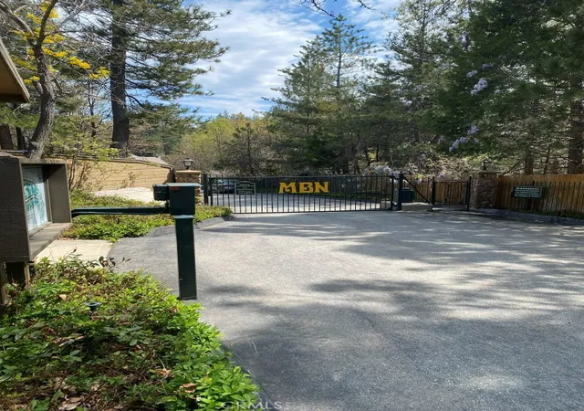 Photo 3 of Townhouse for sale at 27657 Peninsula Dr #106, Lake Arrowhead, CA 92352 | MLS# SW25279748 | Listing updated on 2026-09-15