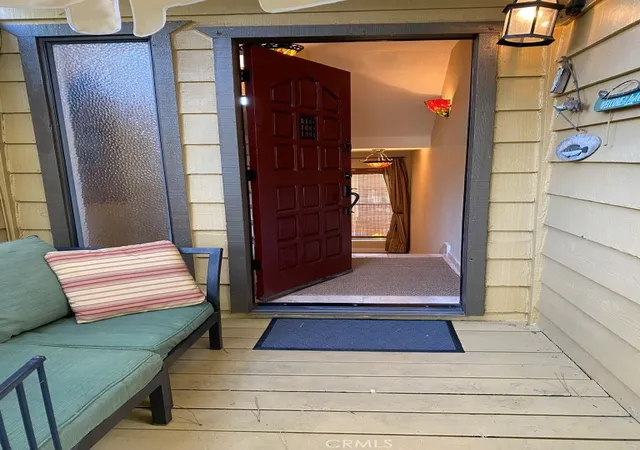 Photo 4 of Townhouse for sale at 27657 Peninsula Dr #106, Lake Arrowhead, CA 92352 | MLS# SW25279748 | Listing updated on 2026-09-30